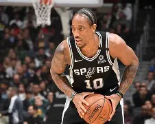 风云突变圣安东尼奥马刺冲刺阶段队长鼓劲，NBA常规赛版图或变，气氛紧张，团队化学反应显著